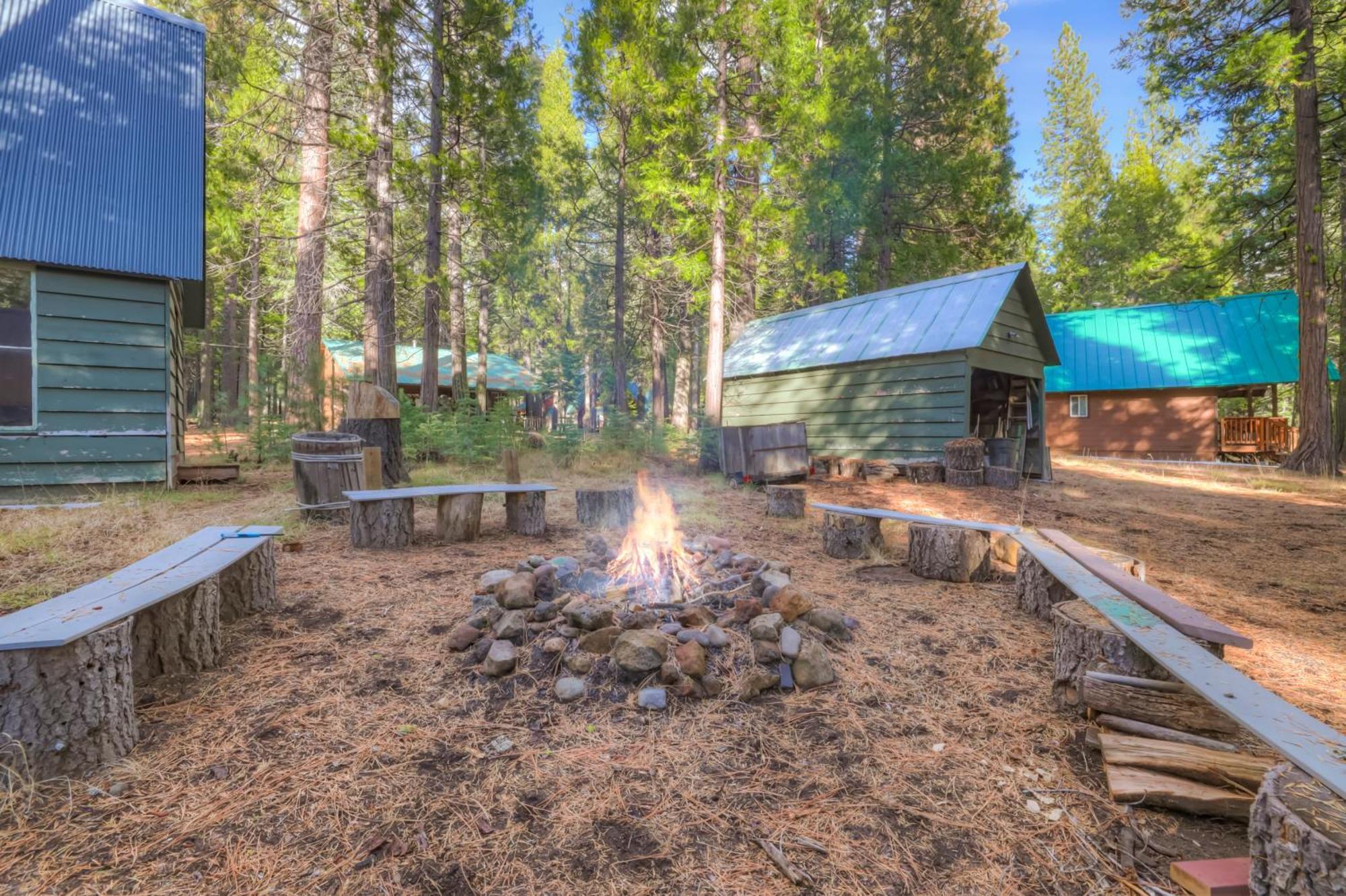 Spacious Classic Cabin Retreat- Near Lassen Mill Creek Bagian luar foto